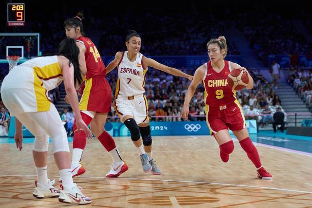 与之相对 与之相对